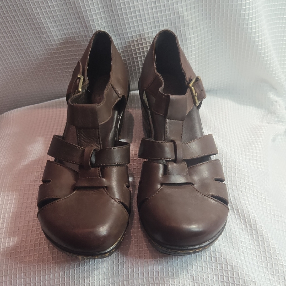 b.o.c. Brown Leather Shoes size 8.5M